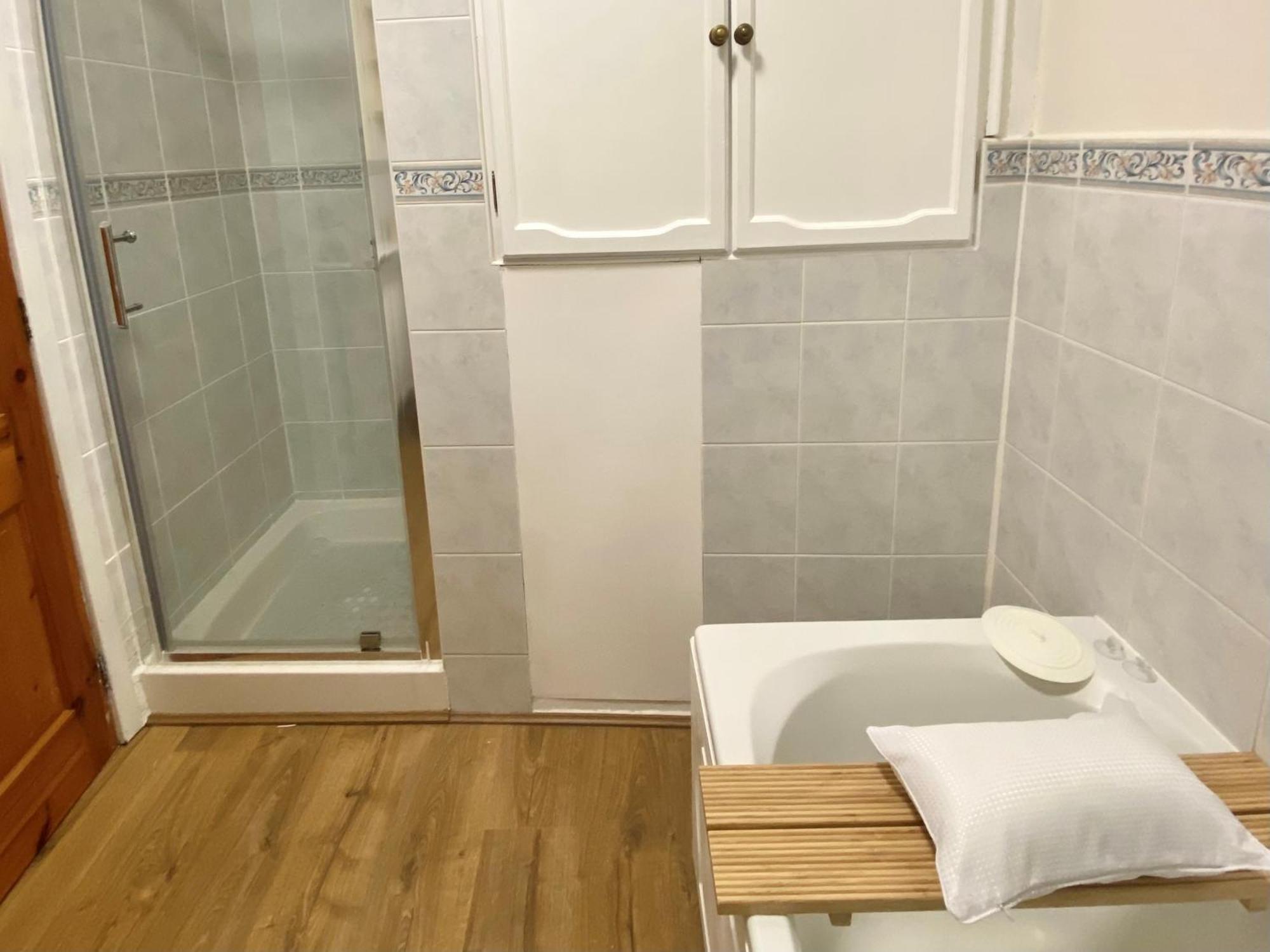 היימל המפסטד Bumblebee Cottage - Cosy Cottage In Area Of Outstanding Natural Beauty מראה חיצוני תמונה